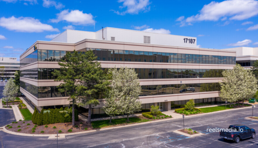 17900 n laurel