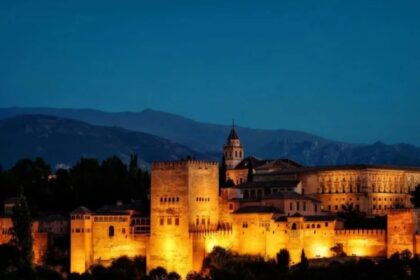 alhambra palace night